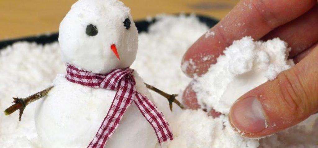 Voici comment fabriquer facilement de la neige artificielle - C'est